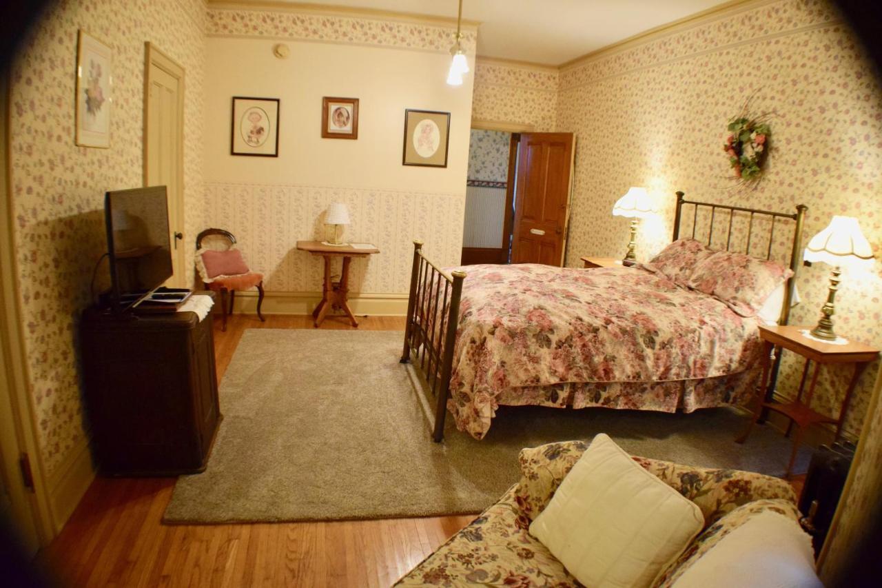 The Hancock House Bed & Breakfast Inn Dubuque Exteriör bild