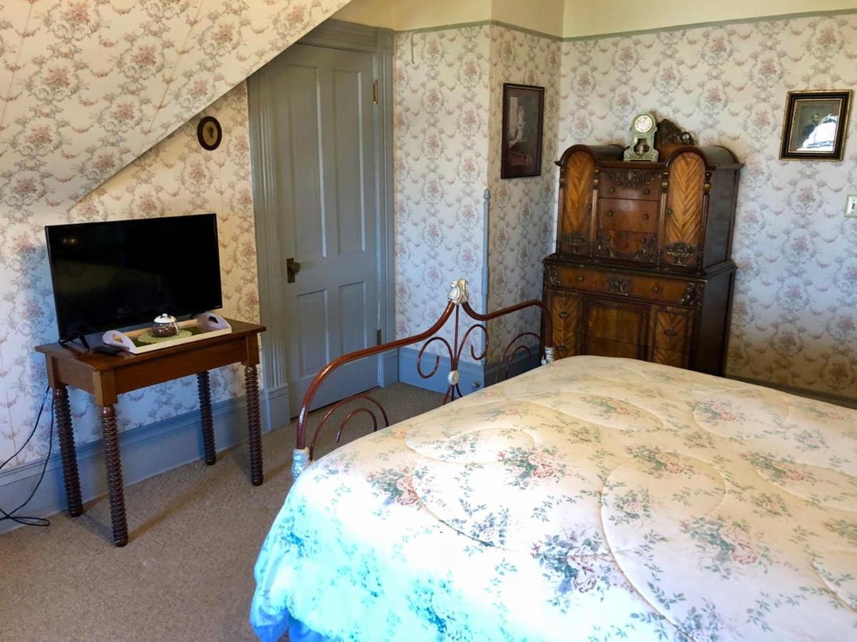The Hancock House Bed & Breakfast Inn Dubuque Exteriör bild