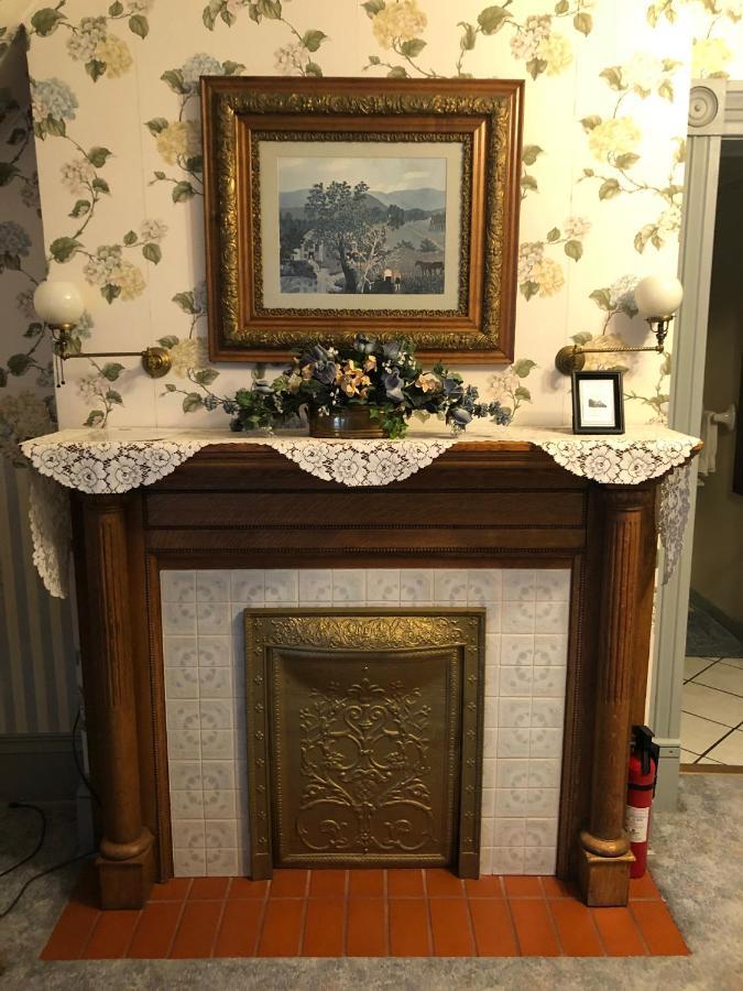The Hancock House Bed & Breakfast Inn Dubuque Exteriör bild