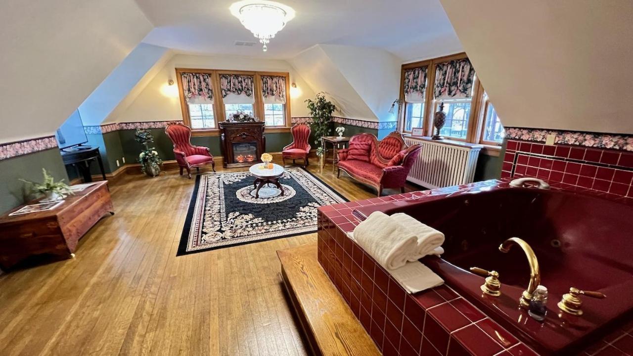 The Hancock House Bed & Breakfast Inn Dubuque Exteriör bild
