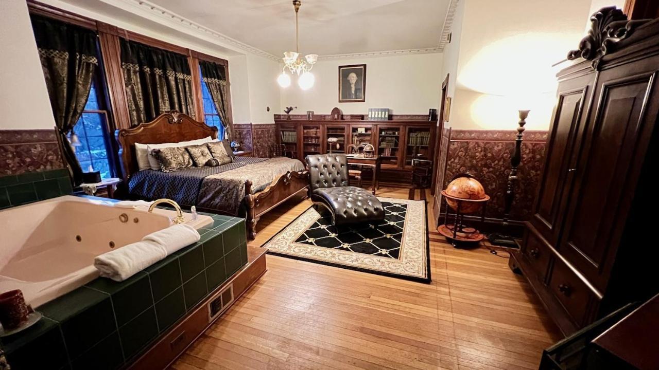 The Hancock House Bed & Breakfast Inn Dubuque Exteriör bild