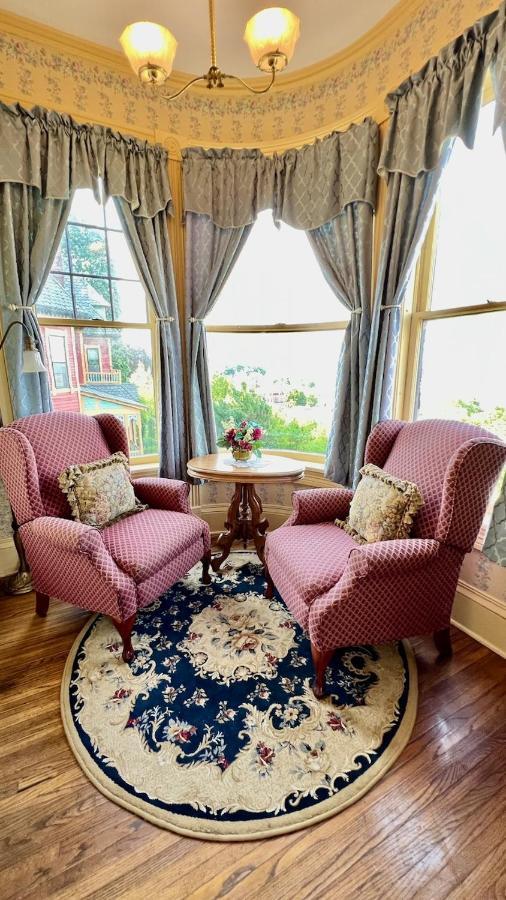 The Hancock House Bed & Breakfast Inn Dubuque Exteriör bild