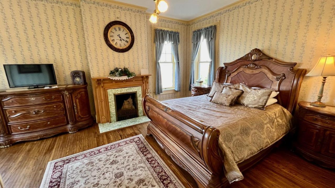 The Hancock House Bed & Breakfast Inn Dubuque Exteriör bild