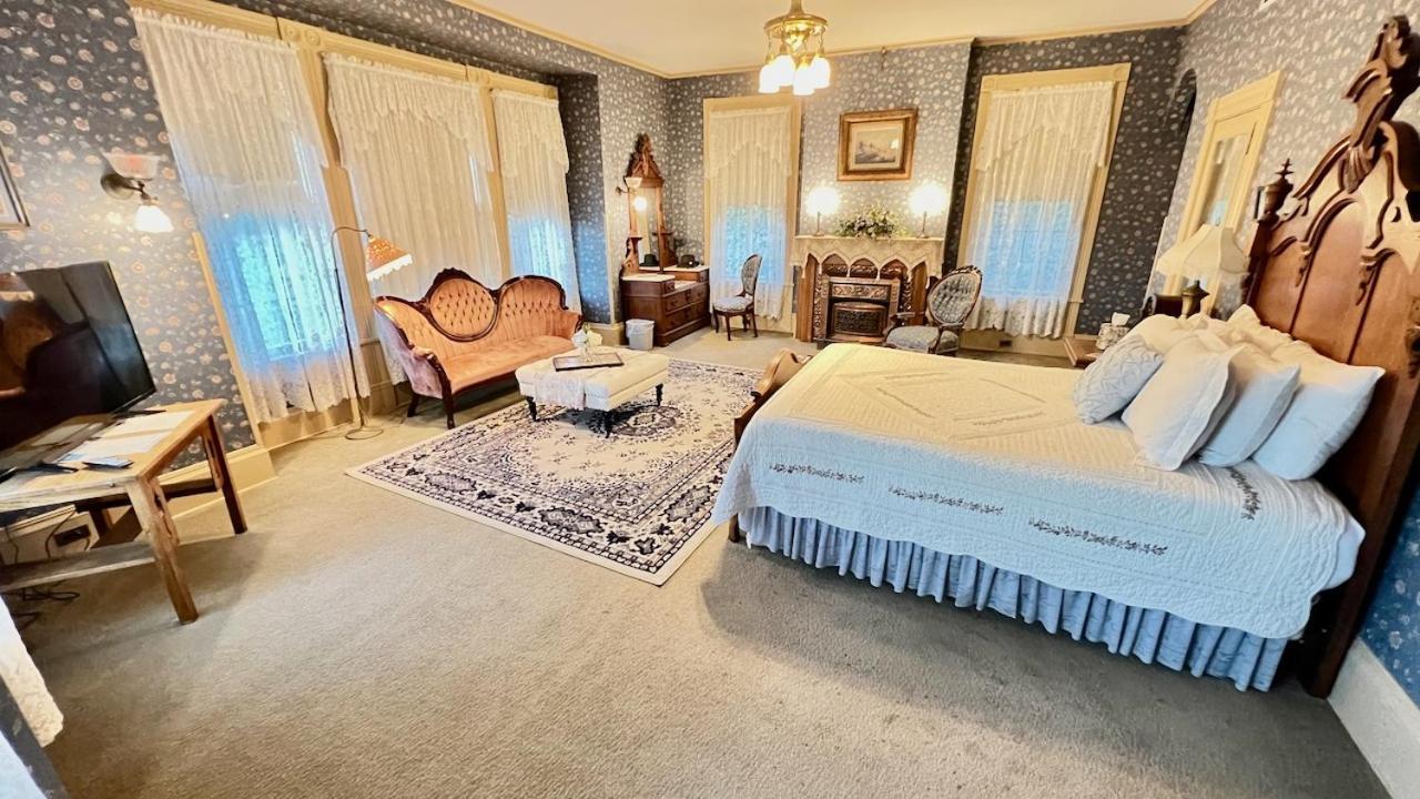 The Hancock House Bed & Breakfast Inn Dubuque Exteriör bild