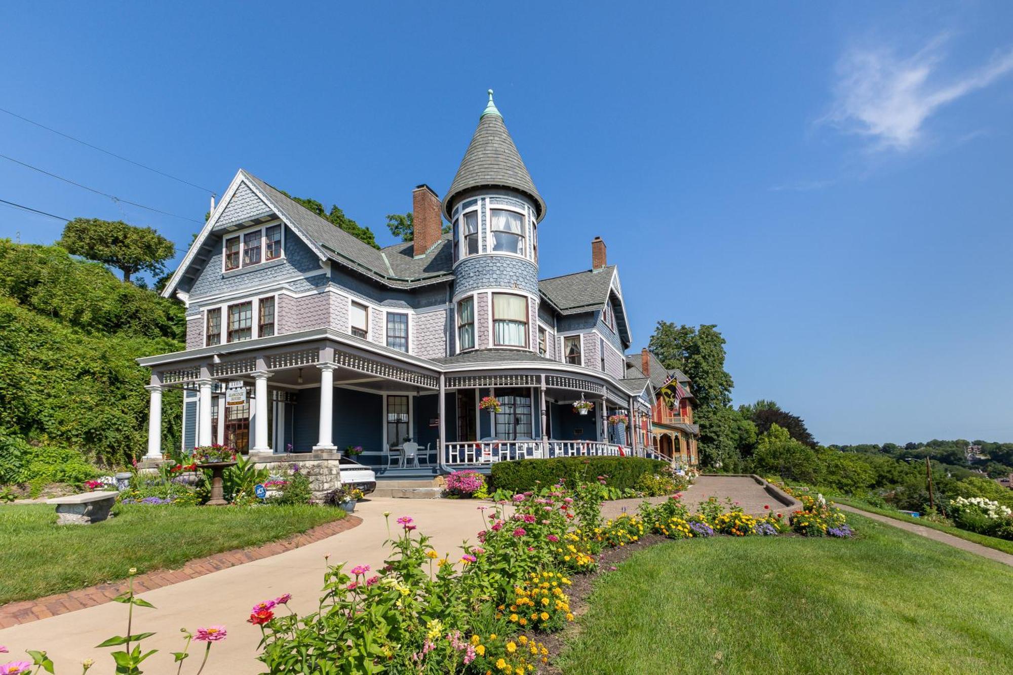The Hancock House Bed & Breakfast Inn Dubuque Exteriör bild